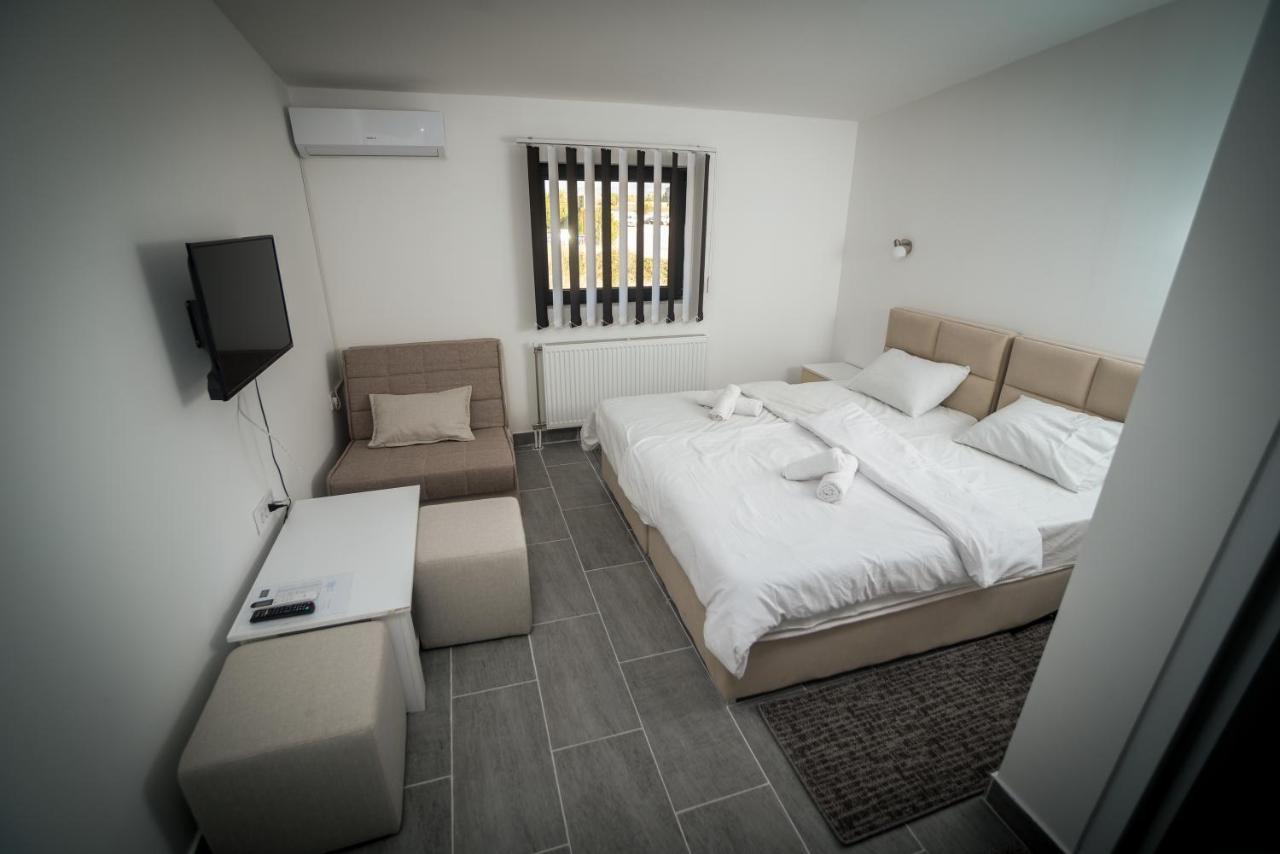 Aparthotel Prenociste ADRIA Vranje Exterior foto